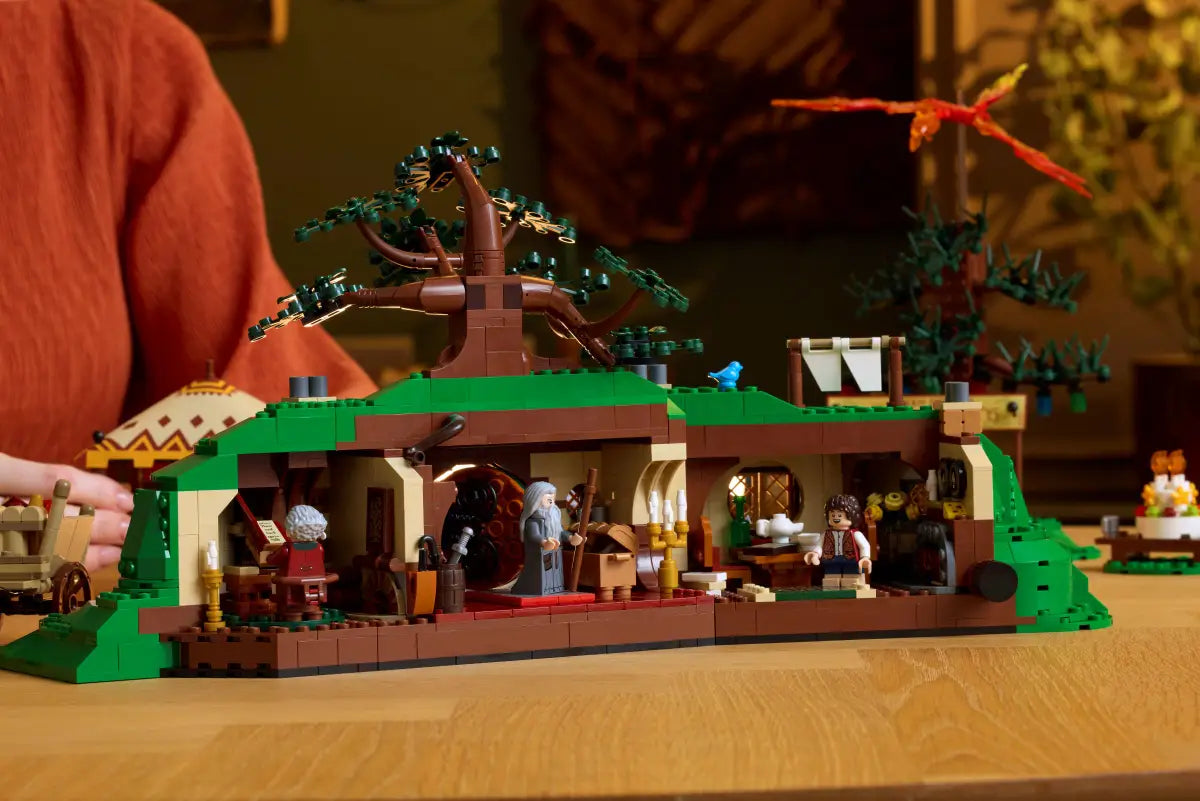 LEGO Icons The Lord of the Rings: The Shire (10354)