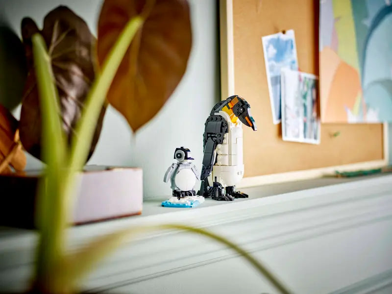 LEGO Creator 3-in-1 Wild Animals Panda Family (31165)