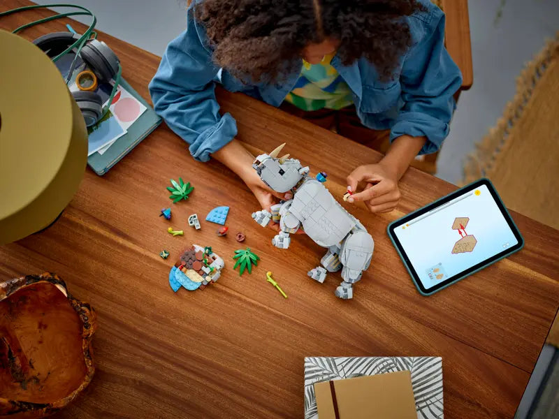 LEGO Creator 3-en-1 Wild Animals Majestueux rhinocéros avec des oiseaux (31171)