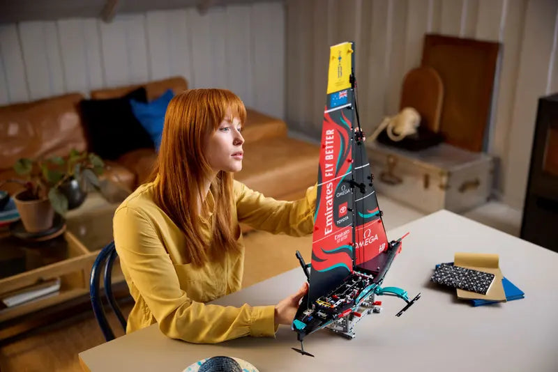 LEGO Technic Emirates Team New Zealand AC75 Yacht (42174)