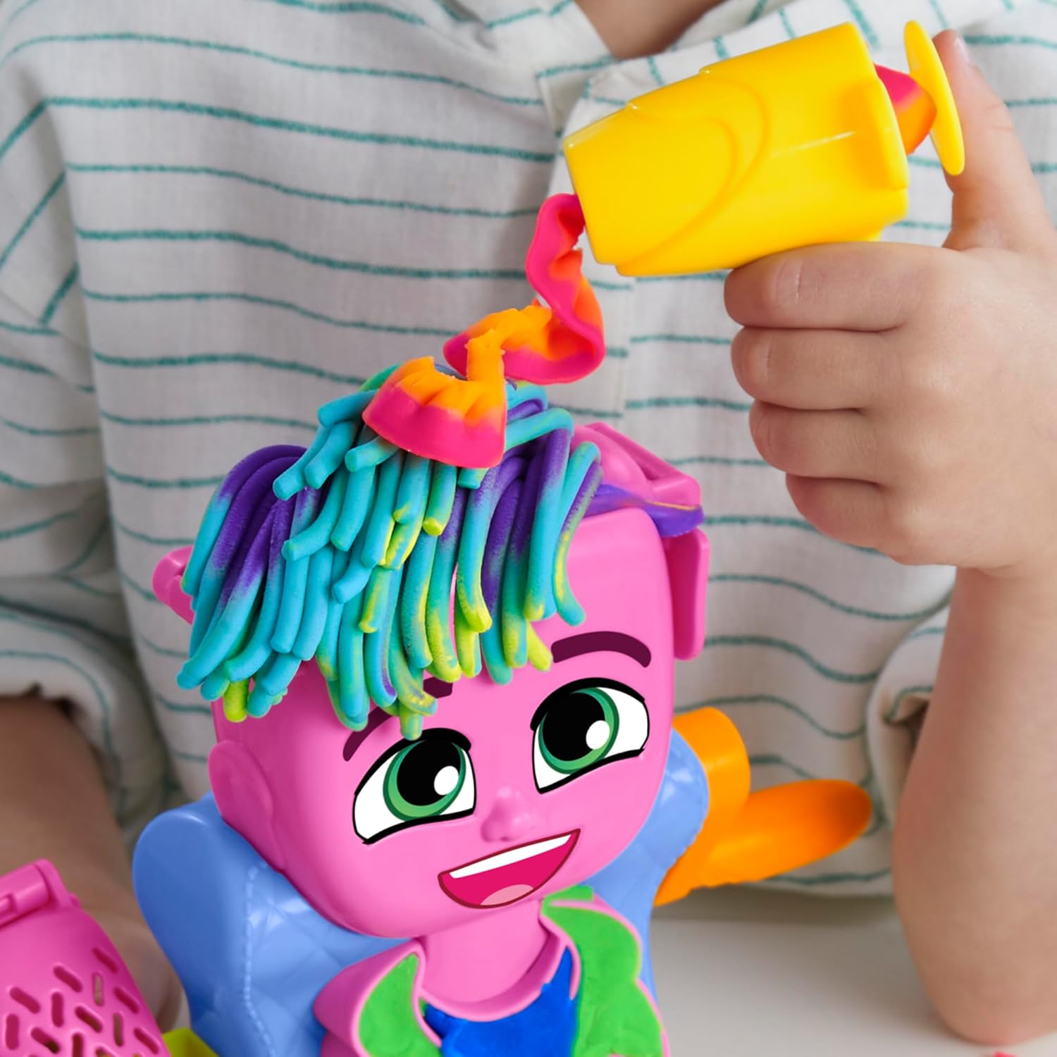 Play-Doh Friseursalon-Spielset | Erstellen Sie verrückte Frisuren mit 6 Play-Doh-Farben | Rollenspiel-Spielzeug für Kinder ab 3 Jahren