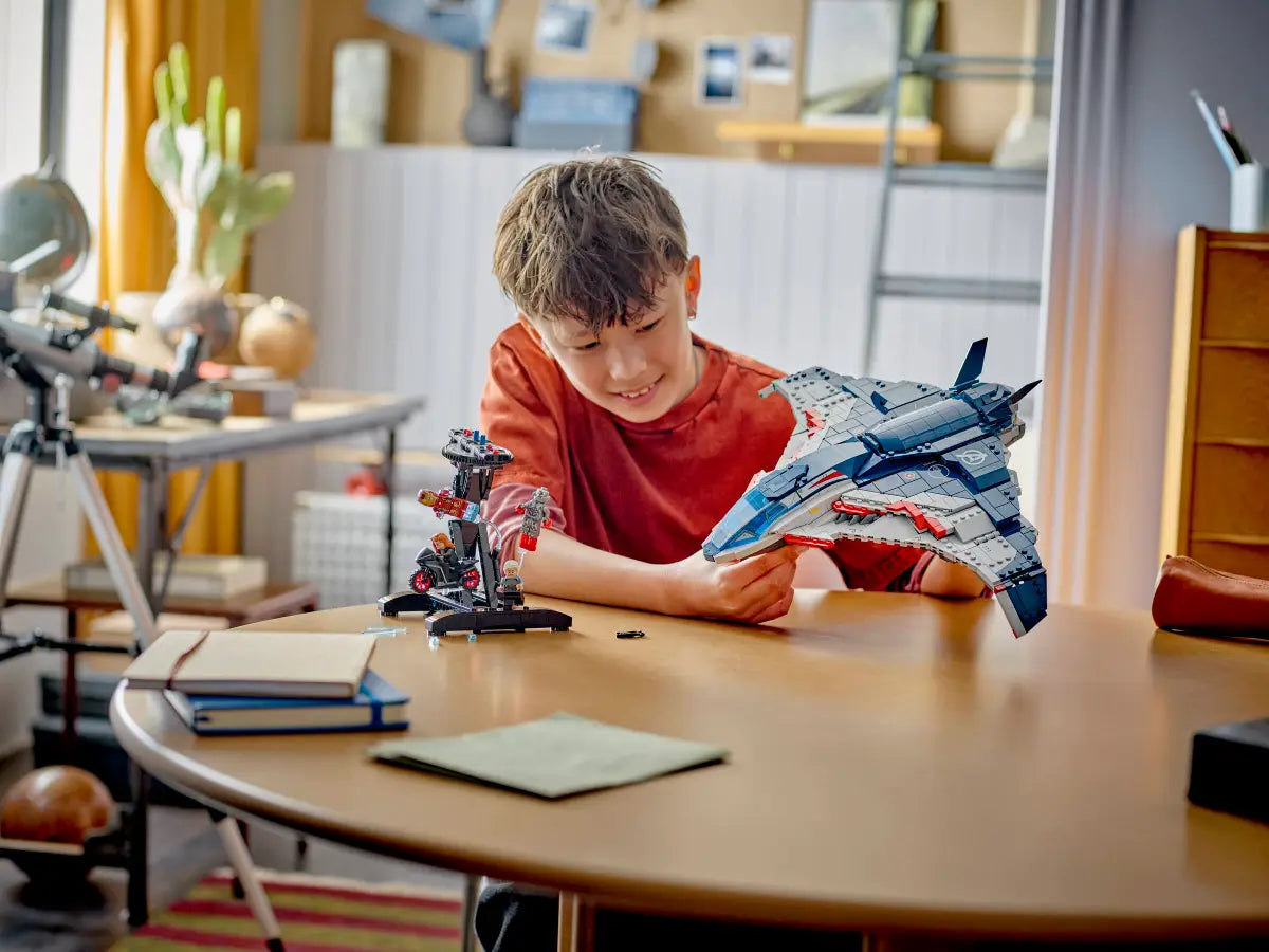 Avengers: Age of Ultron Quinjet (76325)