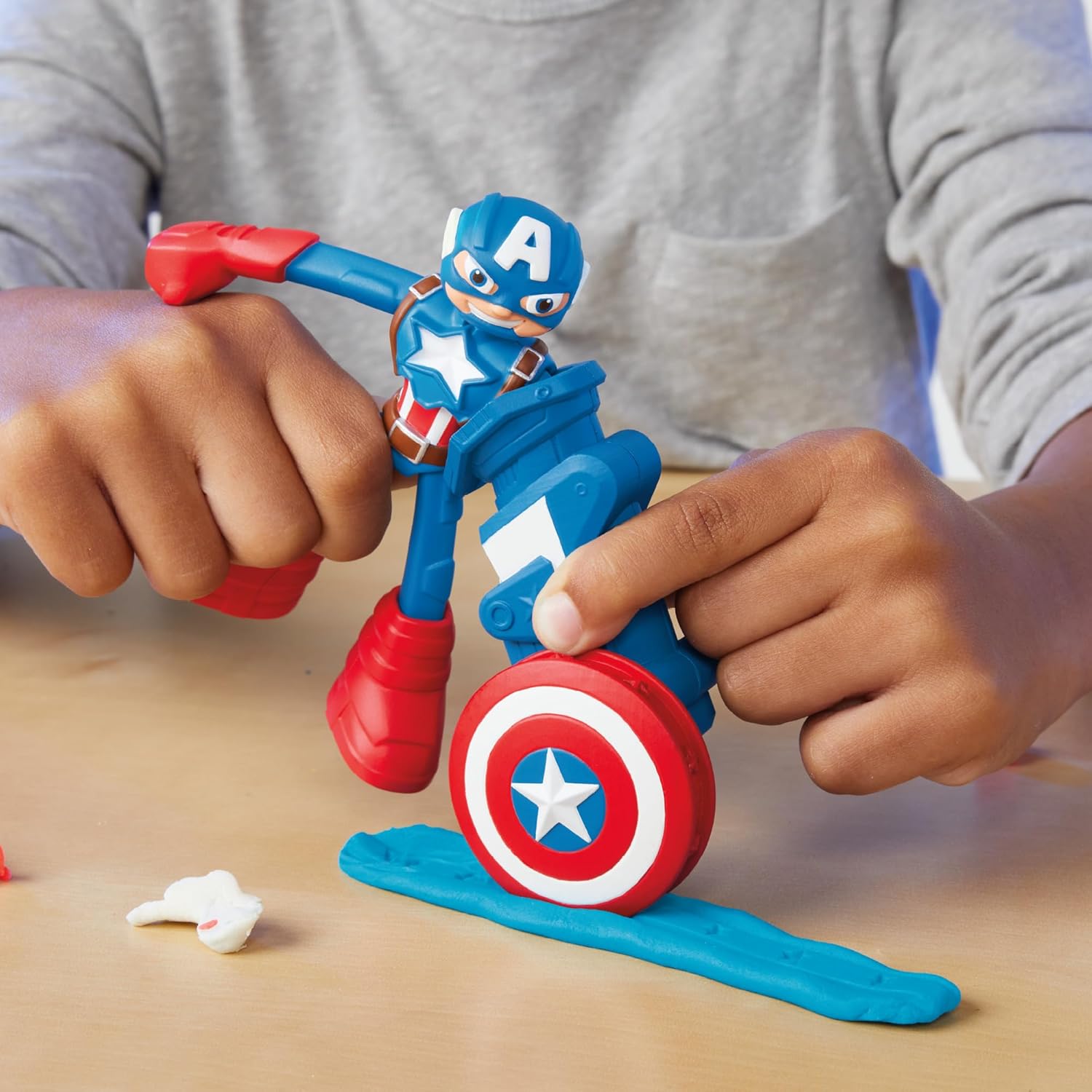 Play-Doh Marvel Hero Adventure-Spielset | Captain America-, Black Panther- und Spider-Man-Figuren | Kinder ab 4 Jahren