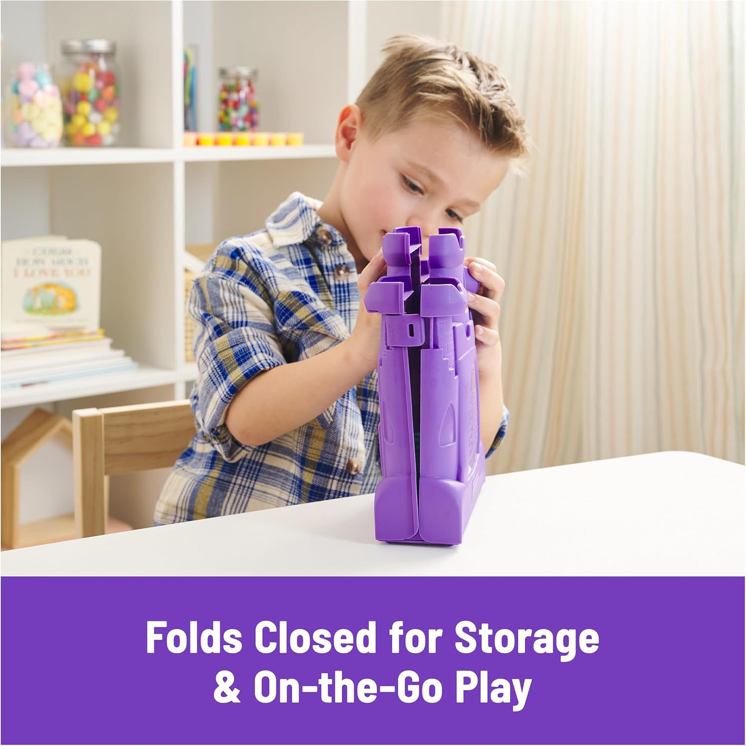 Kinetic Sand, Castle Case 454g with Teal Play Sand, Storage Container