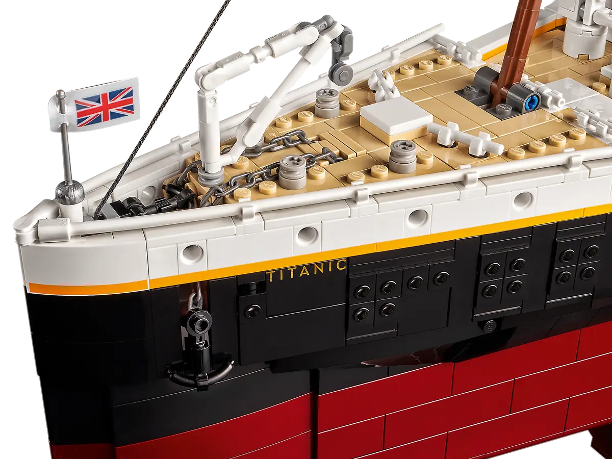 LEGO Titanic (10294)-last piece available at the lowest price on the market.