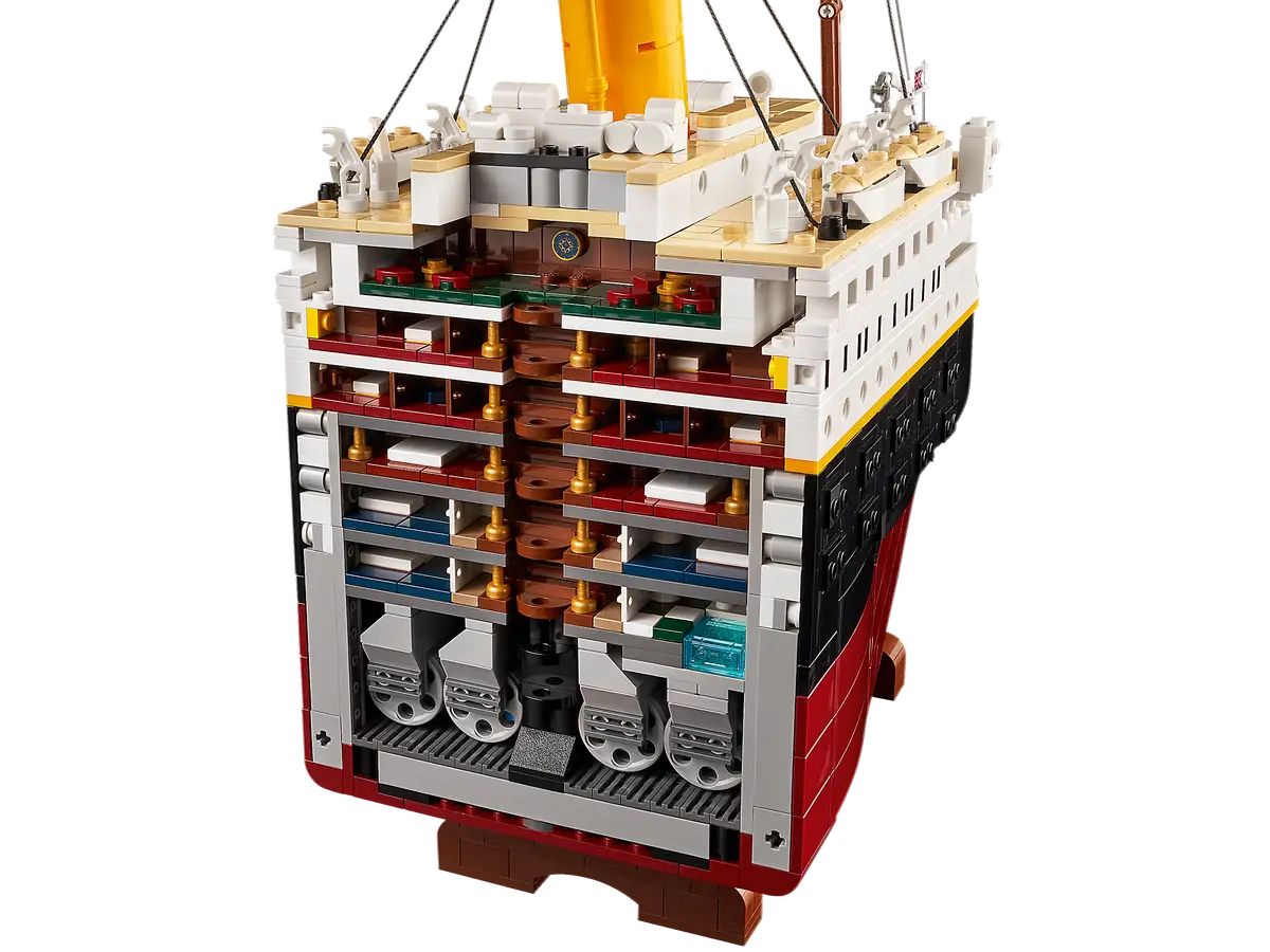 LEGO Titanic (10294)-last piece available at the lowest price on the market.