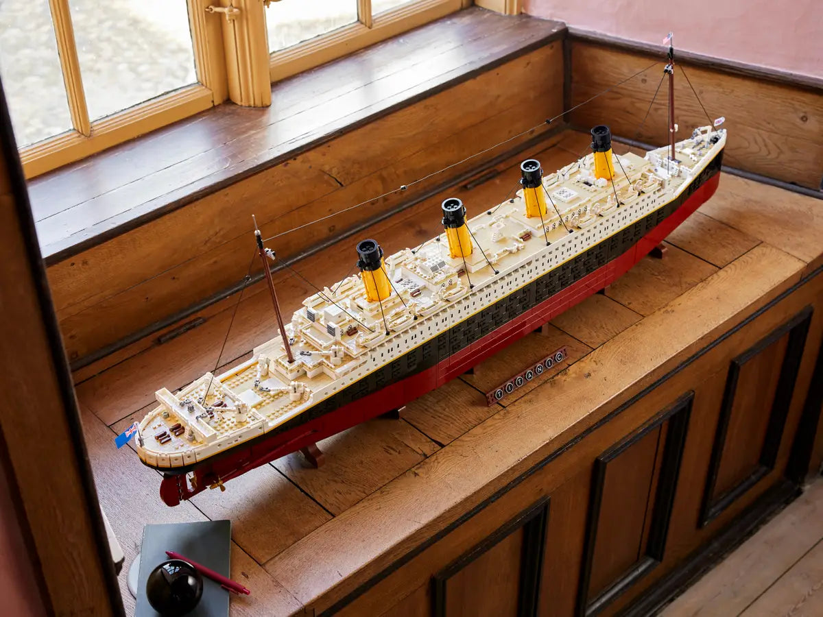 LEGO Titanic (10294)-last piece available at the lowest price on the market.