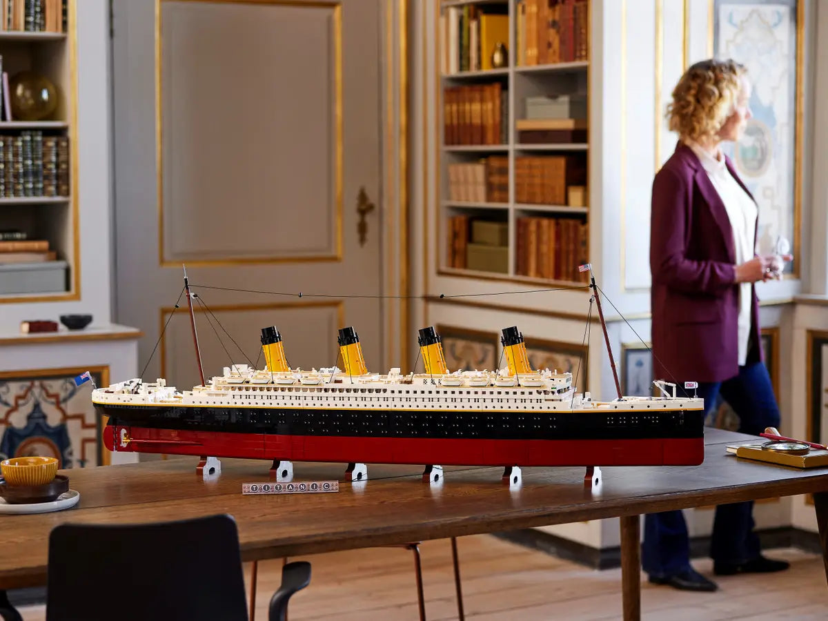 LEGO Titanic (10294)-last piece available at the lowest price on the market.