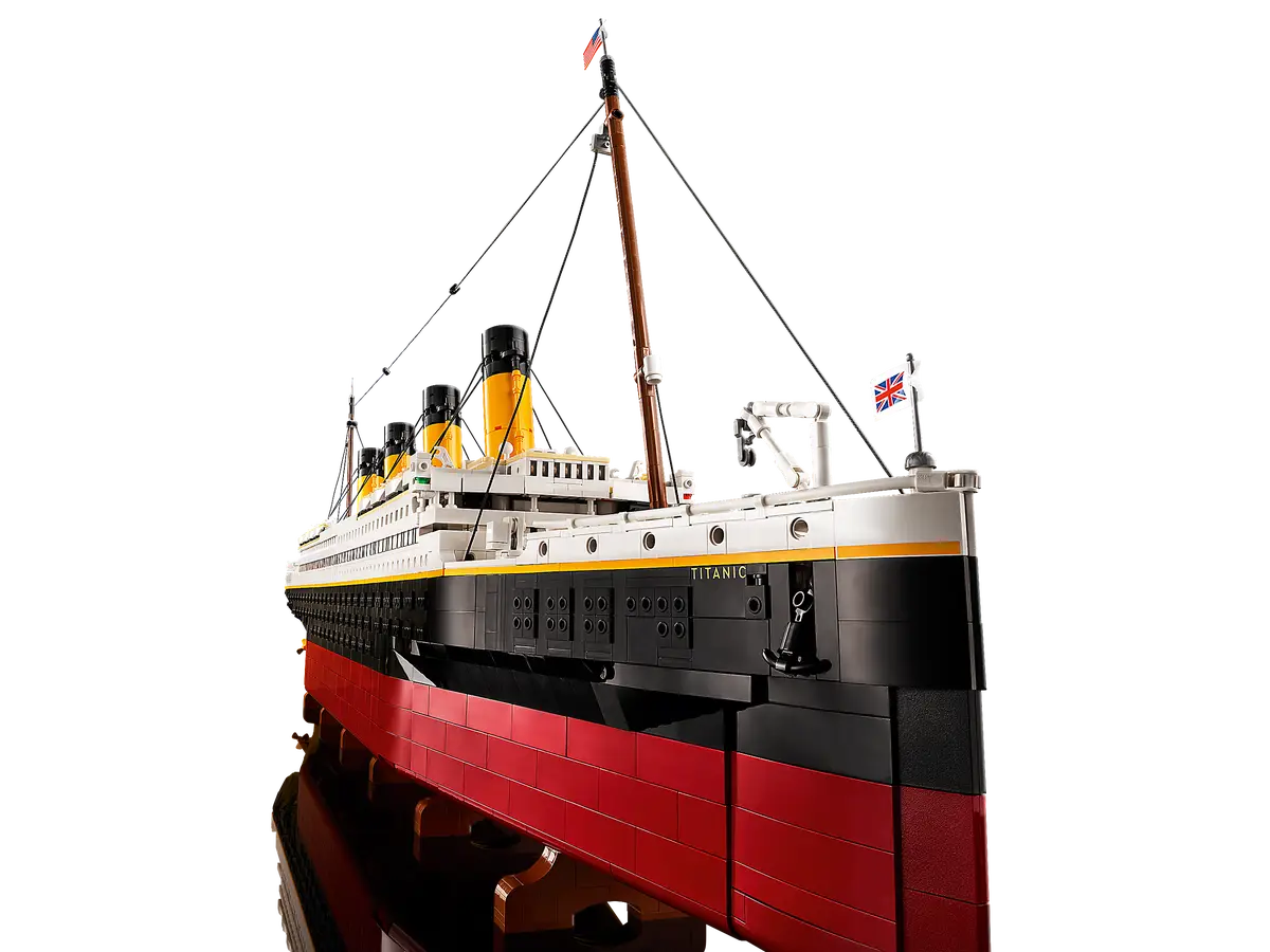 LEGO Titanic (10294)-last piece available at the lowest price on the market.