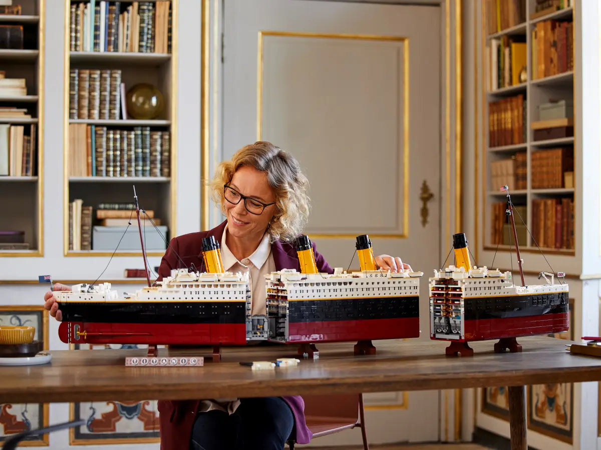 LEGO Titanic (10294)-last piece available at the lowest price on the market.