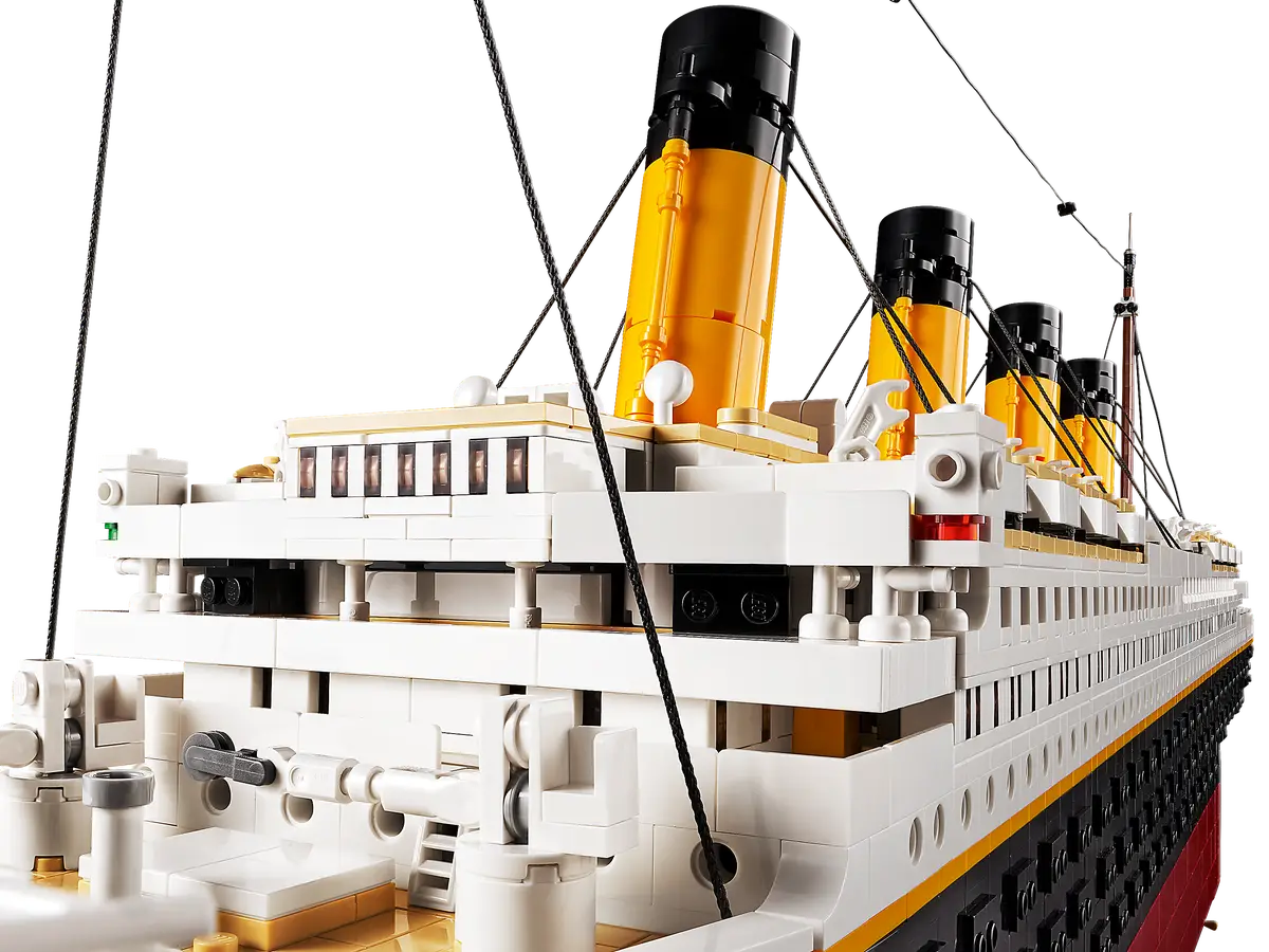 LEGO Titanic (10294)-last piece available at the lowest price on the market.