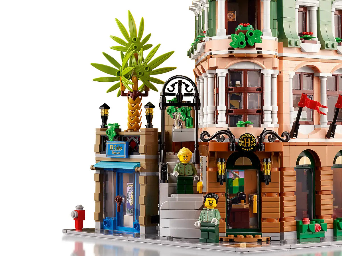 LEGO Icons Boutique Hotel (10297)