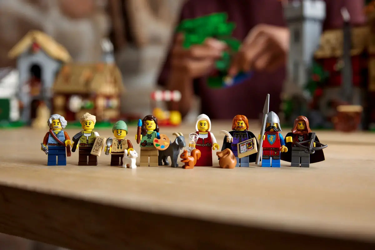 LEGO Icons Medieval Town Square (10332)