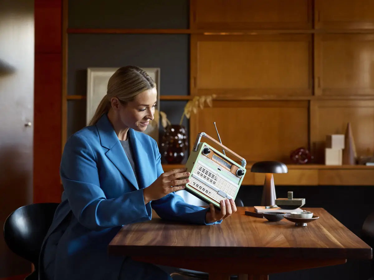 LEGO Icons Retro Radio (10334)