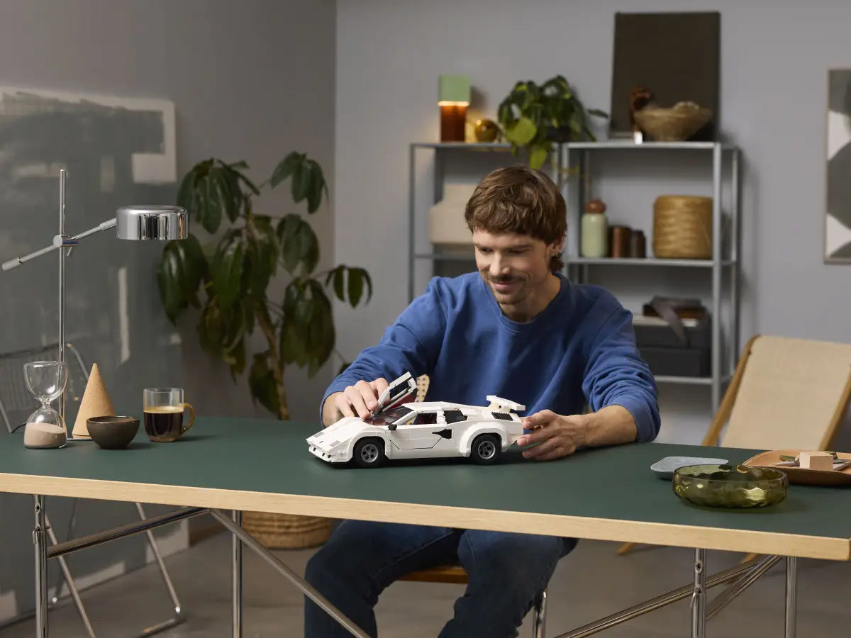 LEGO Icons Lamborghini Countach 5000 Quattrovalvole (10337)