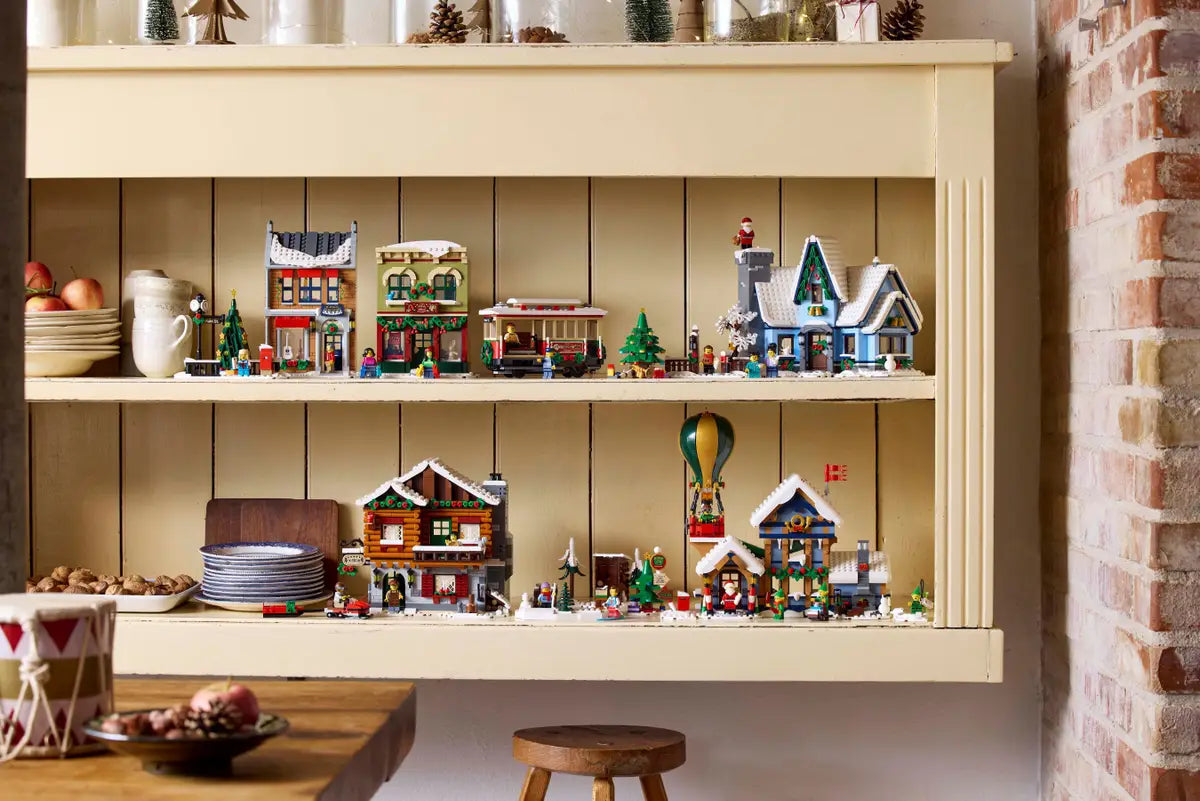 LEGO Icons Santa’s Post Office (10339)