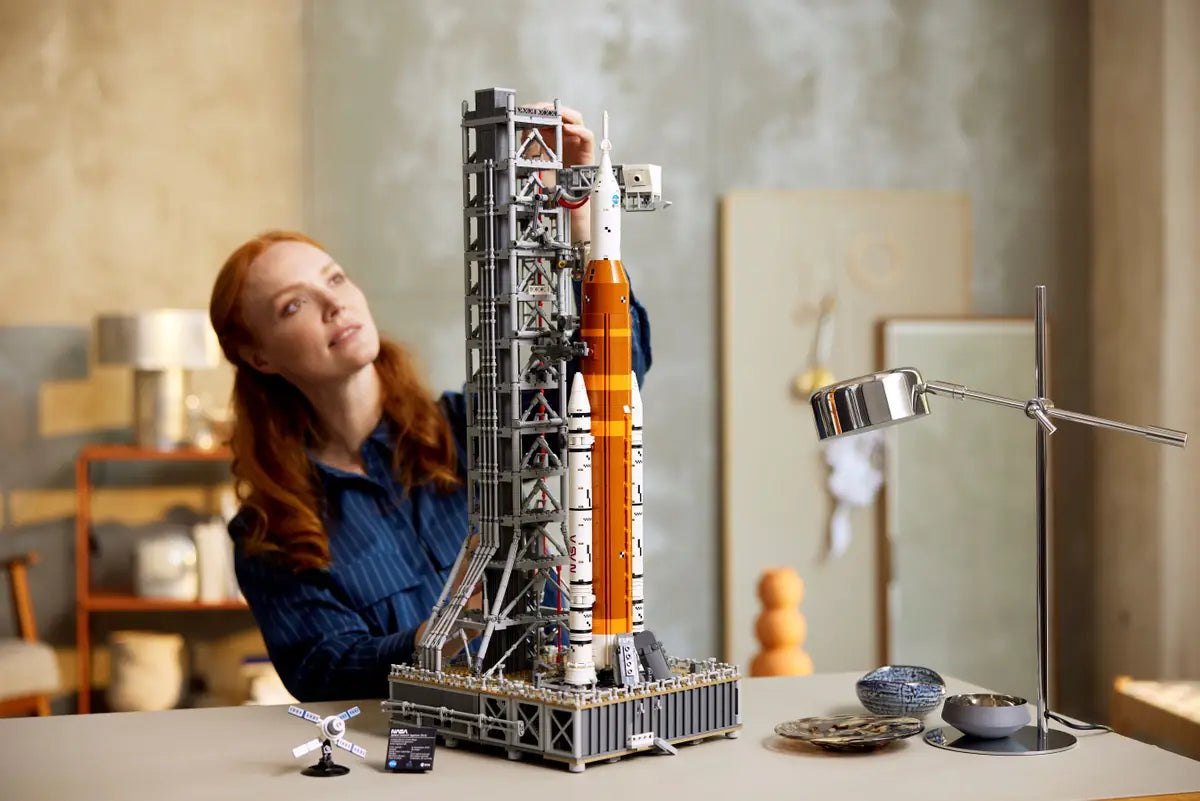 LEGO Icons NASA Artemis Space Launch System (10341)