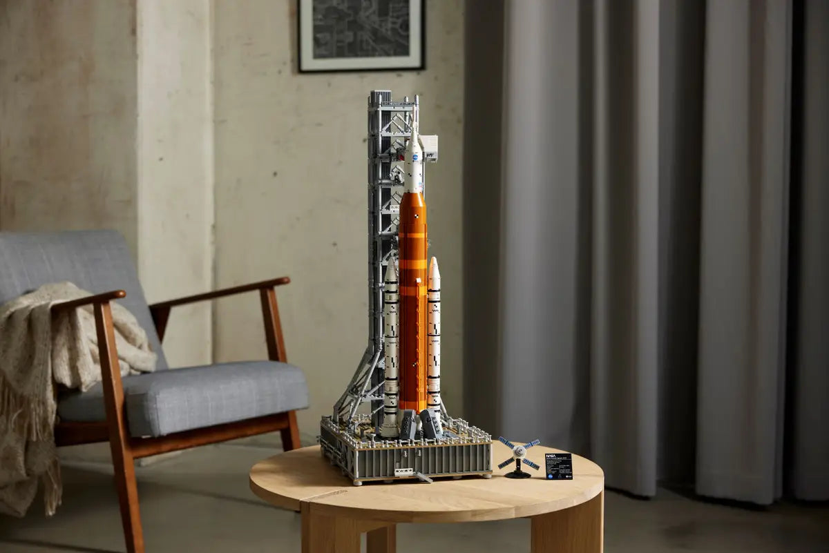 LEGO Icons NASA Artemis Space Launch System (10341)