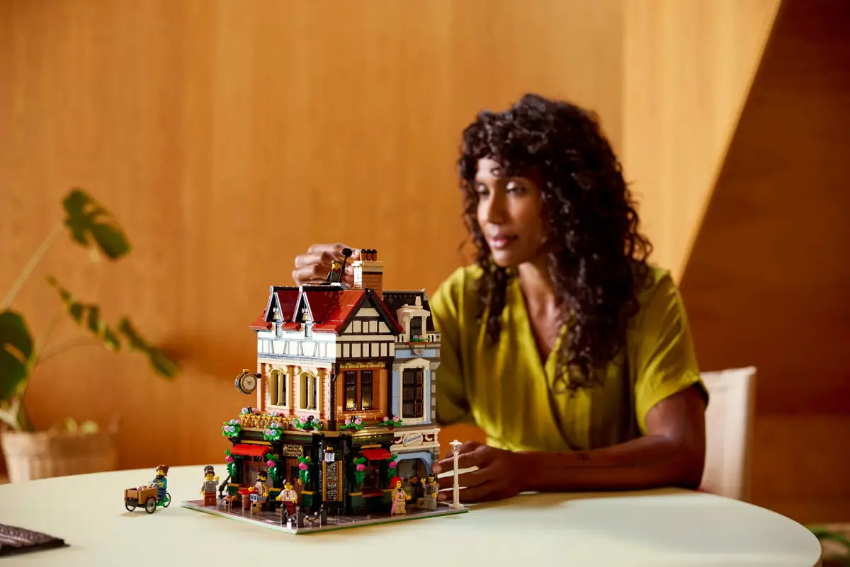 LEGO Icons Tudor Corner (10350)