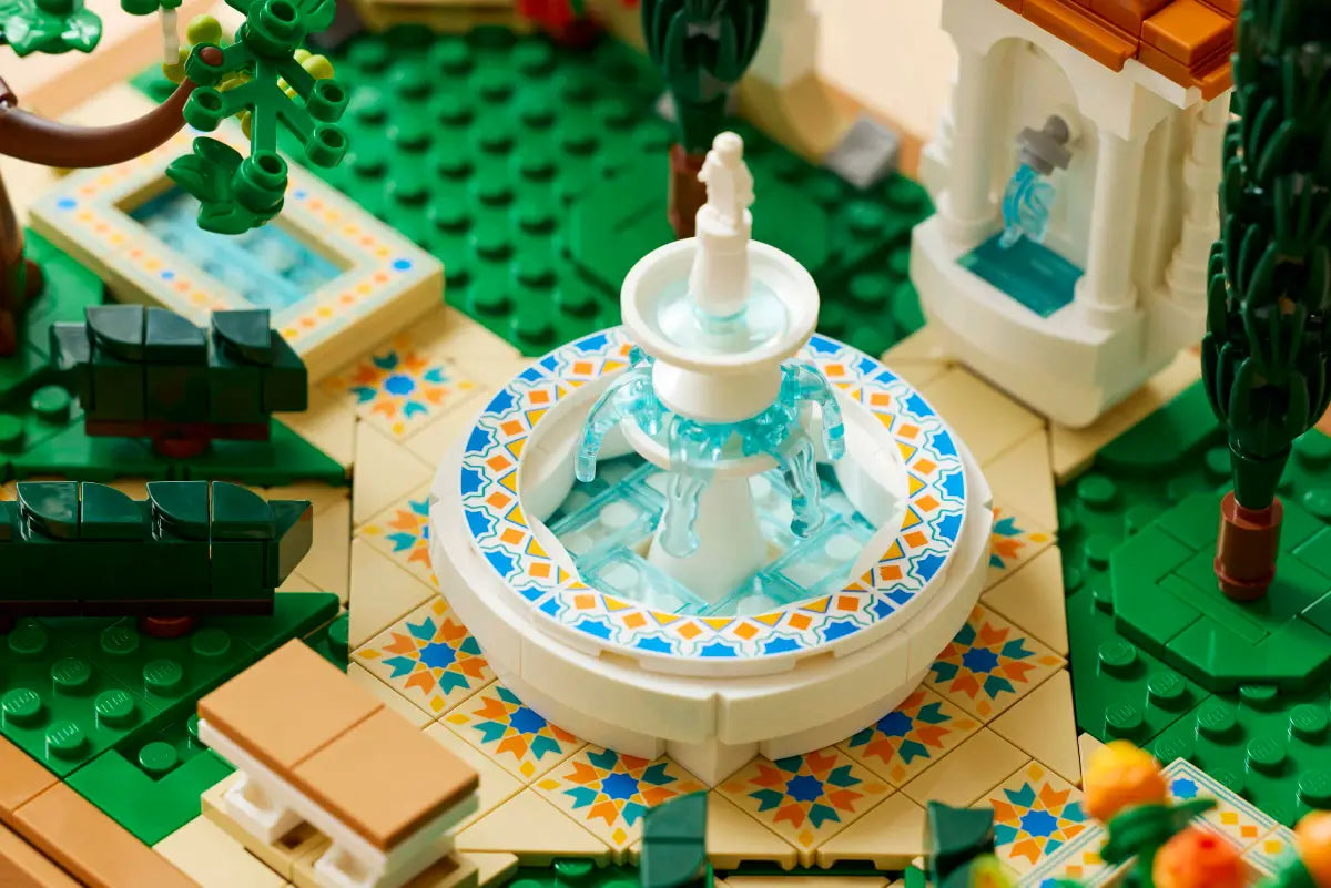LEGO Icons Fountain Garden (10359)