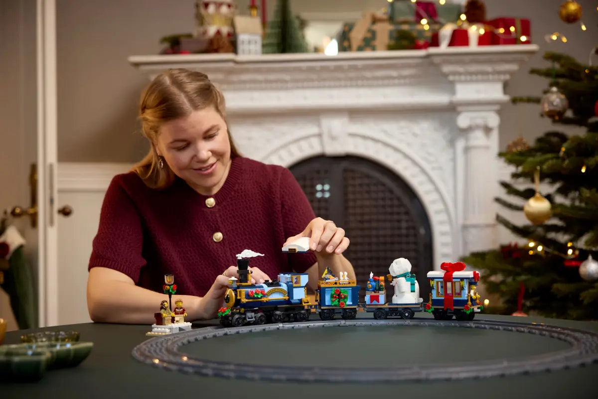 LEGO Icons Holiday Express Train (10361)