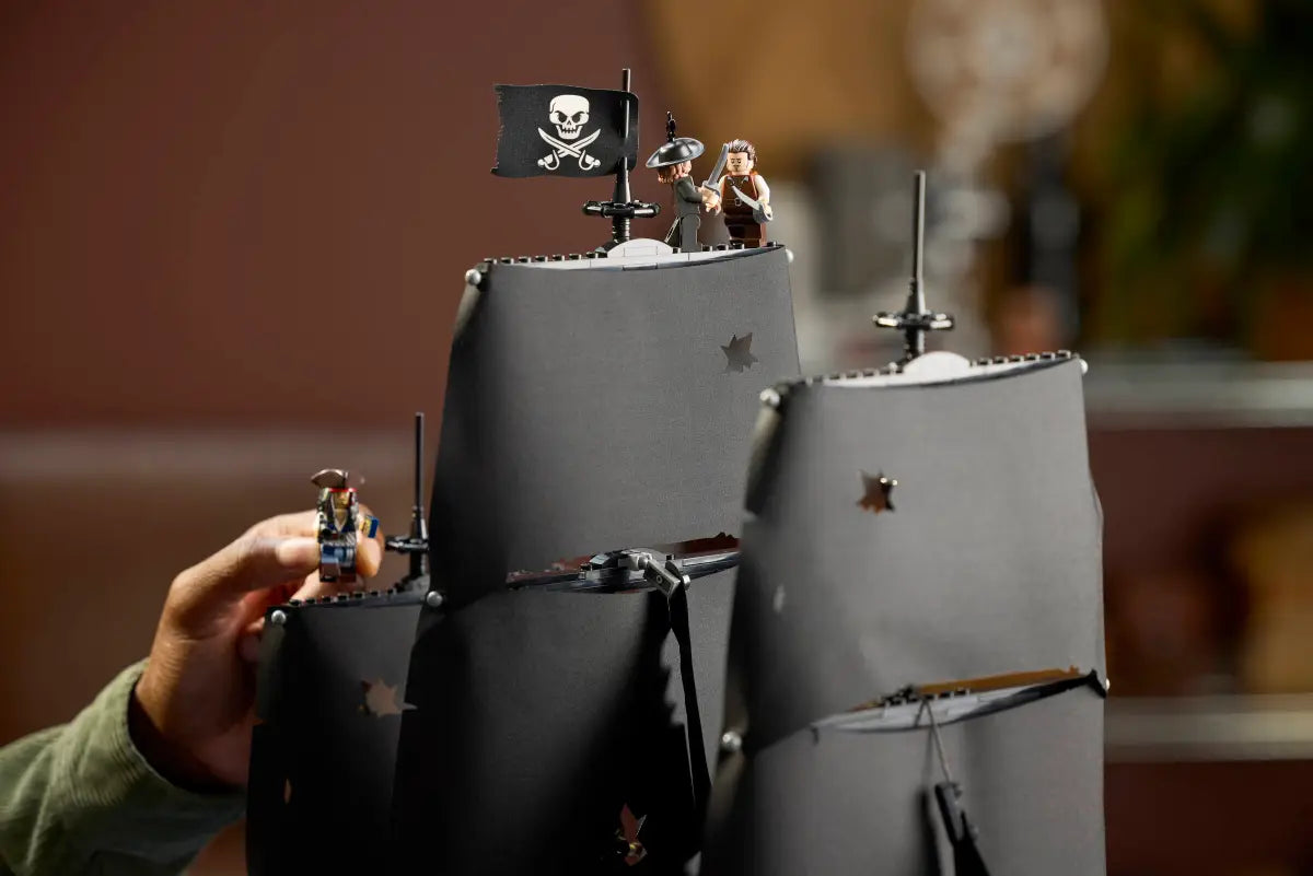 LEGO Icons Captain Jack Sparrow’s Pirate Ship (10365)