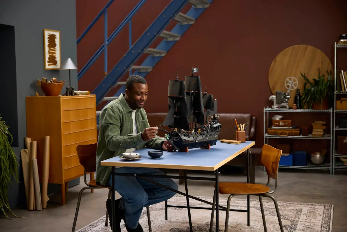 LEGO Icons Captain Jack Sparrow’s Pirate Ship (10365)