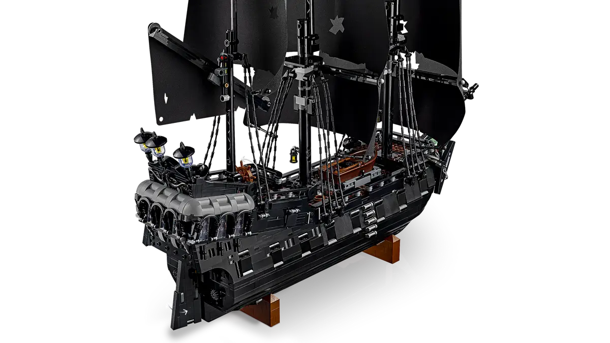 LEGO Icons Captain Jack Sparrow’s Pirate Ship (10365)