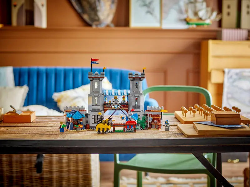 LEGO Creator 3in1 Medieval Castle and Knights on Horses (31168)