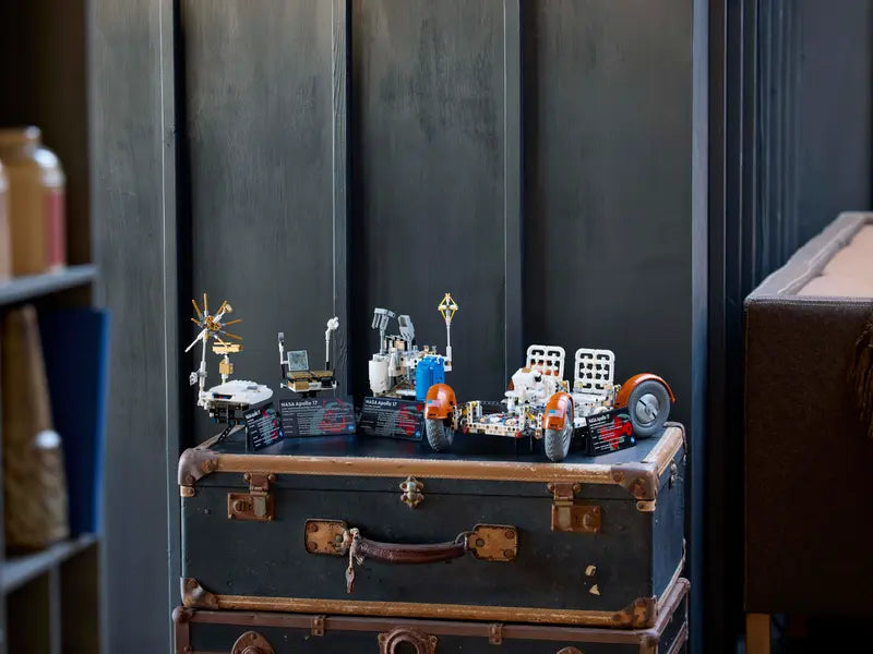 LEGO Technic NASA Apollo 17 Lunar Rover (42182)