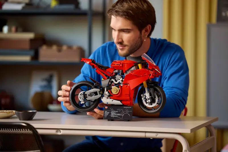 LEGO Technic Ducati Panigale V4 S