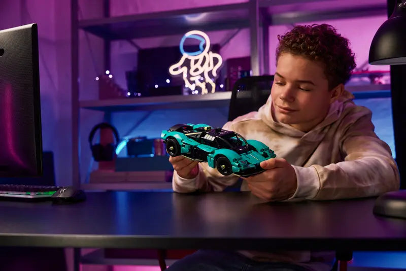 LEGO Technic Aston Martin Valkyrie (42208)