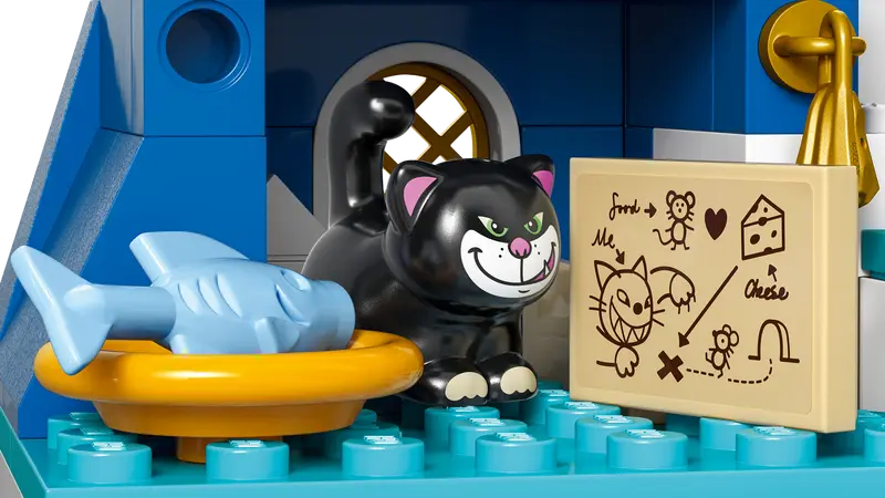 LEGO Disney Cinderella’s Castle and Horse Carriage (43275)