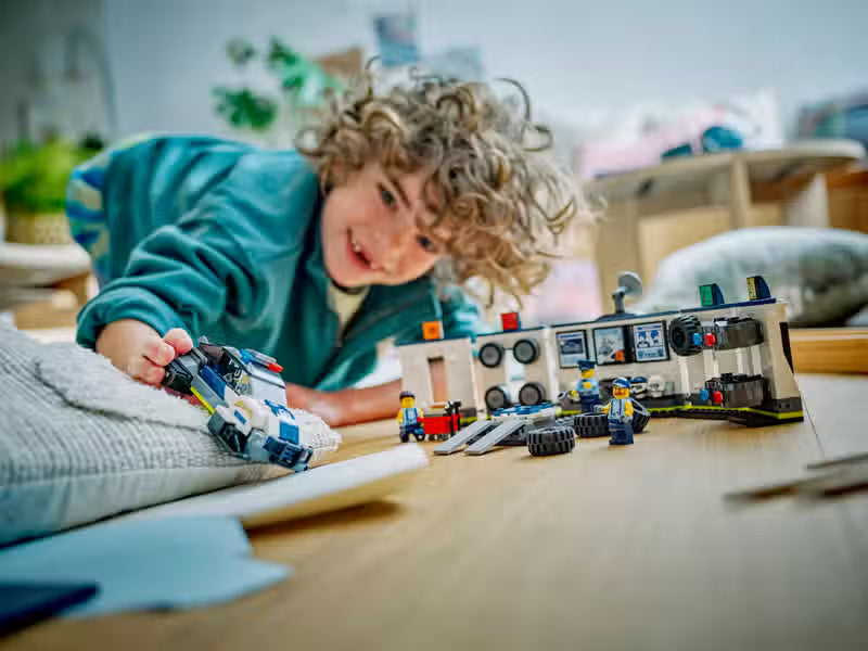 LEGO City Police Car Tuning Garage (60457)