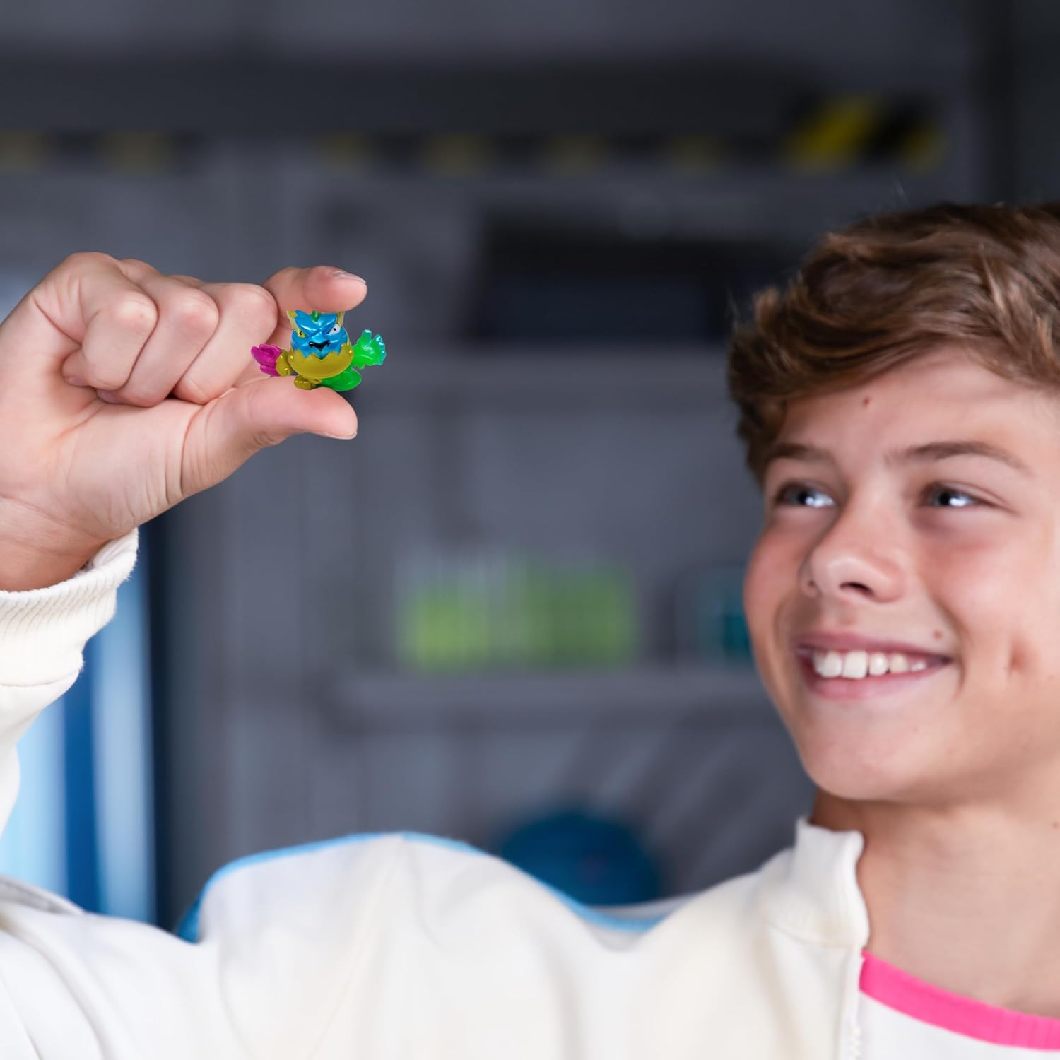 MrBeast Lab Swarms Atomic Cash Case – 18 Pack | Exclusive Ultra Rare & Special Edition Figures!