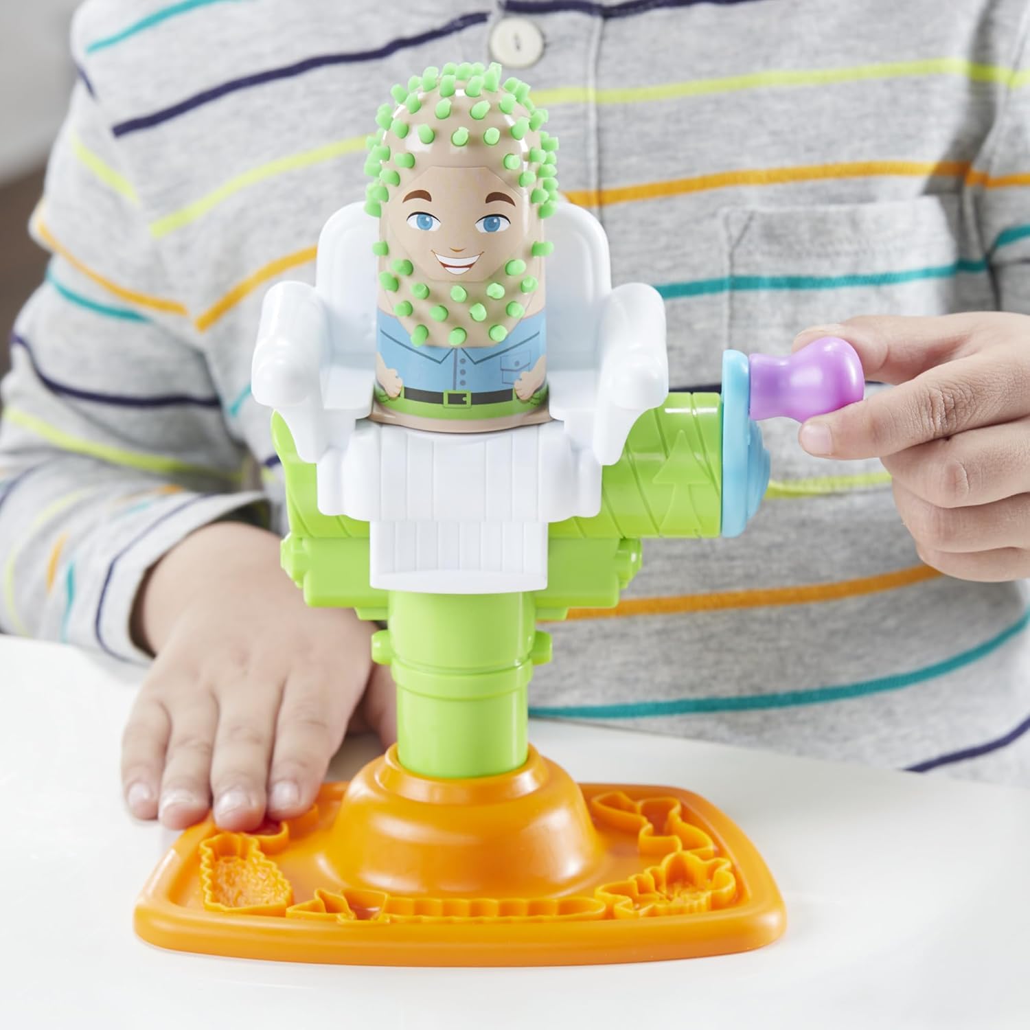 Play-Doh Buzz ’n Cut Fuzzy Pumper Barber Shop Set | Electric Buzzer & 5 Colors | Ages 3+