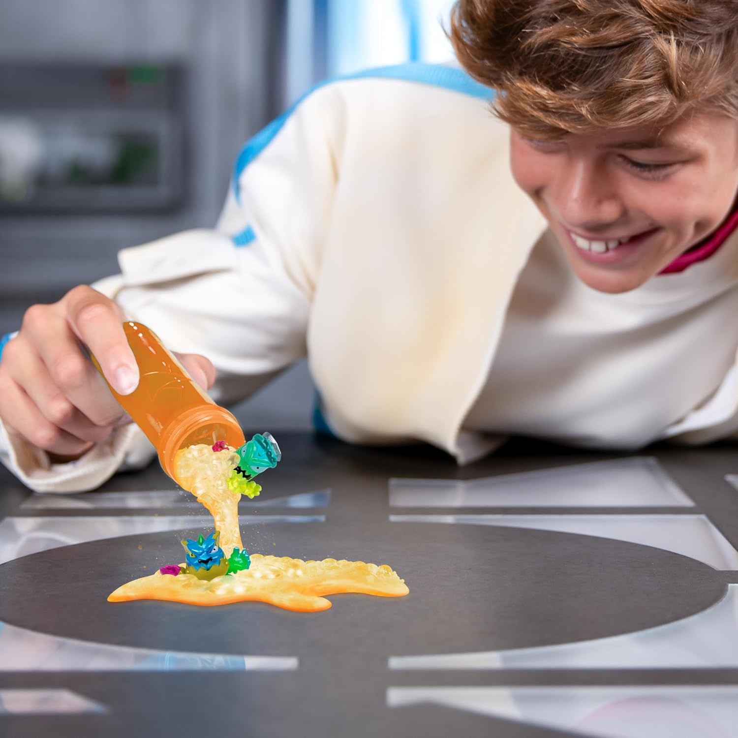 MrBeast Lab Swarms Atomic Cash Case – 18 Pack | Exclusive Ultra Rare & Special Edition Figures!