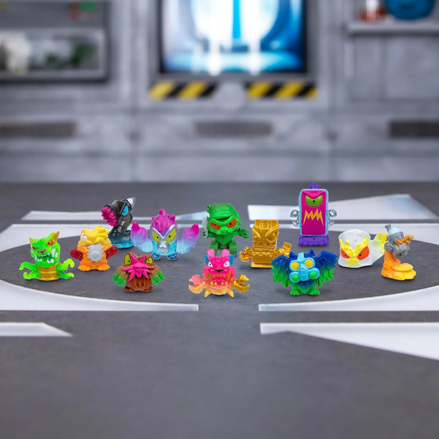 MrBeast Lab Swarms Atomic Series 12 Pack – Crab Cat Edition | Mix, Shake & Reveal the Chaos!