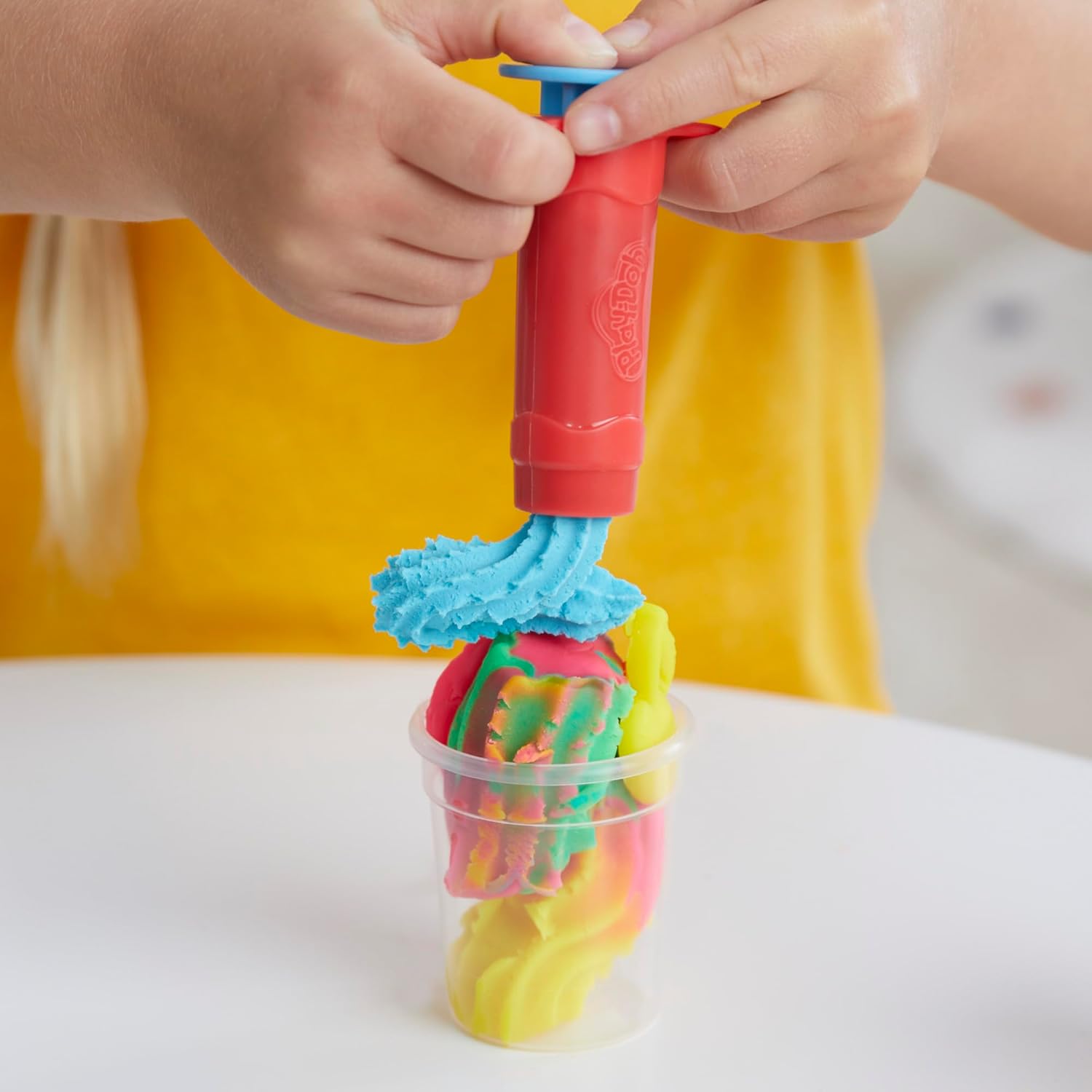 Play-Doh Swirlin' Smoothies Mélangeur de jouets | Ensemble de cuisine de jeu pour enfants avec 5 couleurs | 3 ans et plus