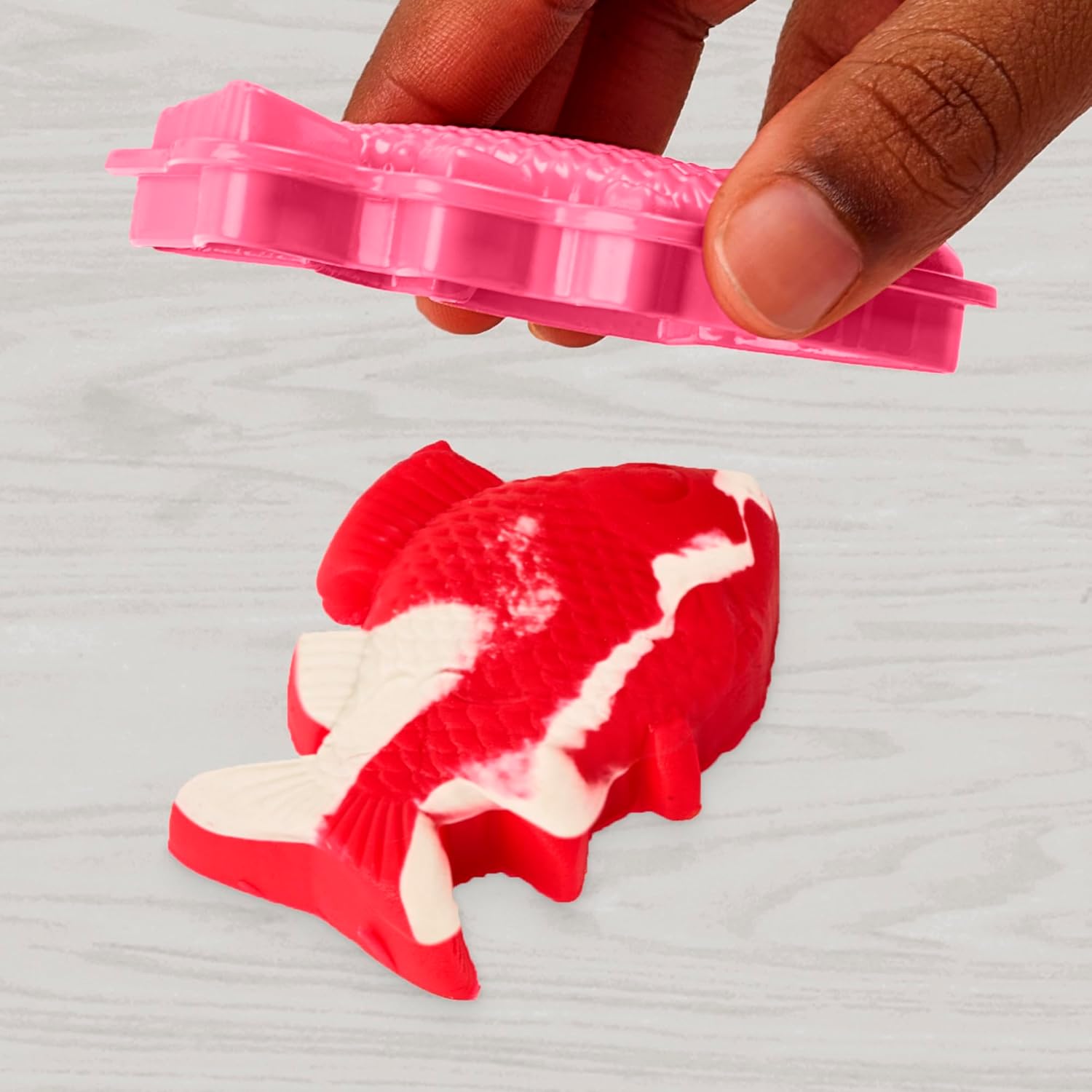 Play-Doh Bluey Goes Camping-Spielset | Lagerfeuerabenteuer mit Bluey, Bingo & Jean-Luc | Kunst- und Bastelspielzeug für Kinder ab 3 Jahren