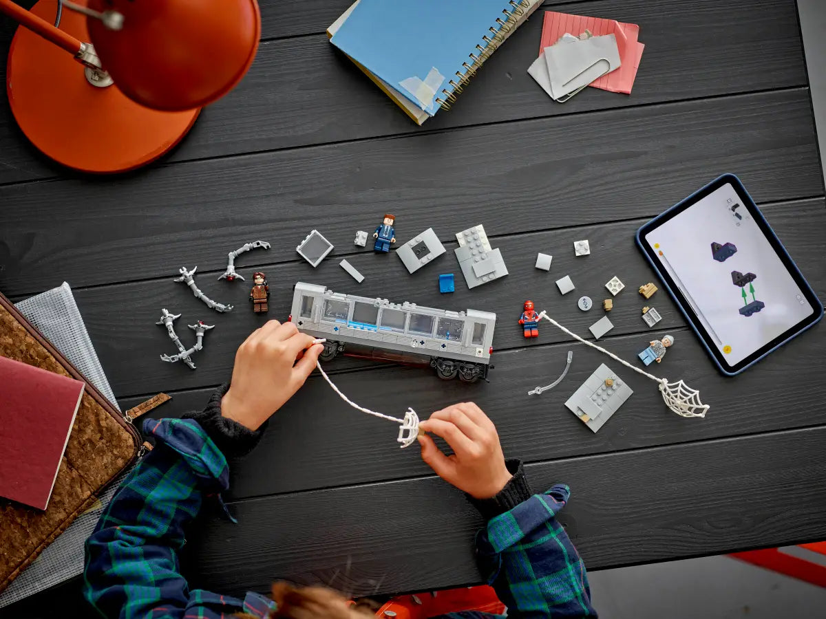 Spider-Man vs. Doc Ock Subway Train Scene (76321)