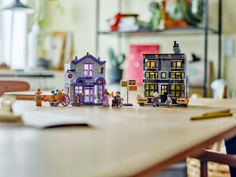 LEGO Harry Potter Ollivanders Wand Shop and Madam Malkin’s Robes for All Occasions (76439)