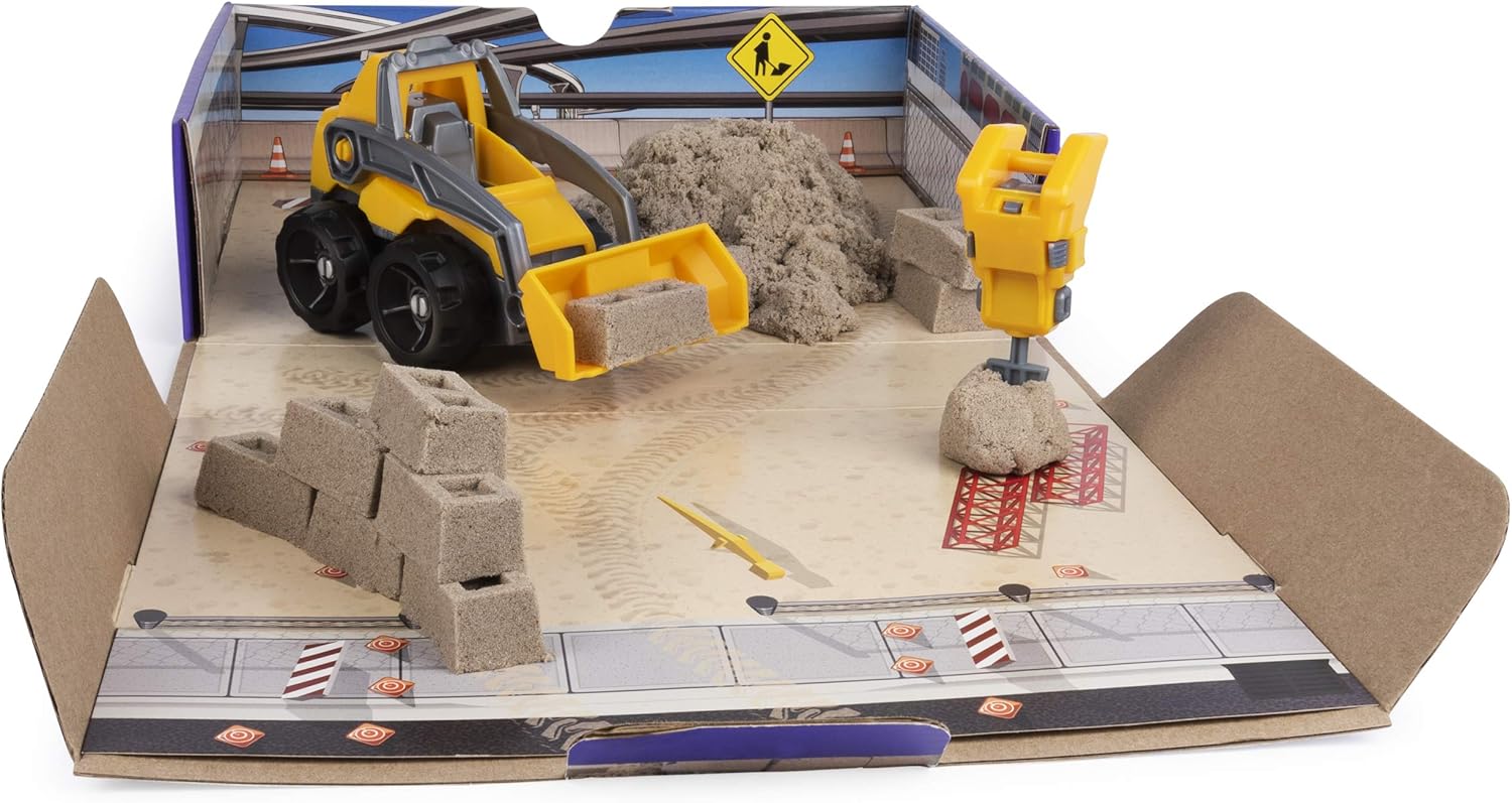 Kinetic Sand, Dig & Demolish Playset with 454 g Play Sand & Toy Truck
