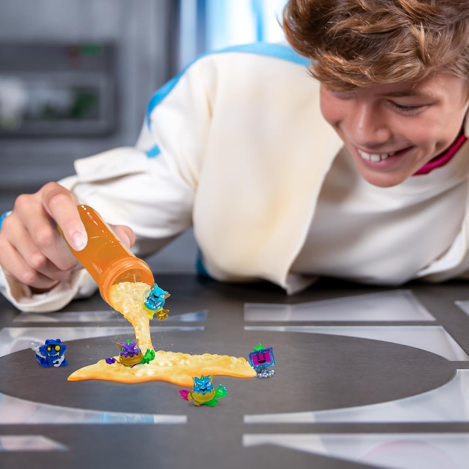 MrBeast Lab Swarms Atomic Lab 5 Pack – Series 2 | Mix, Shake & Unleash the Madness!