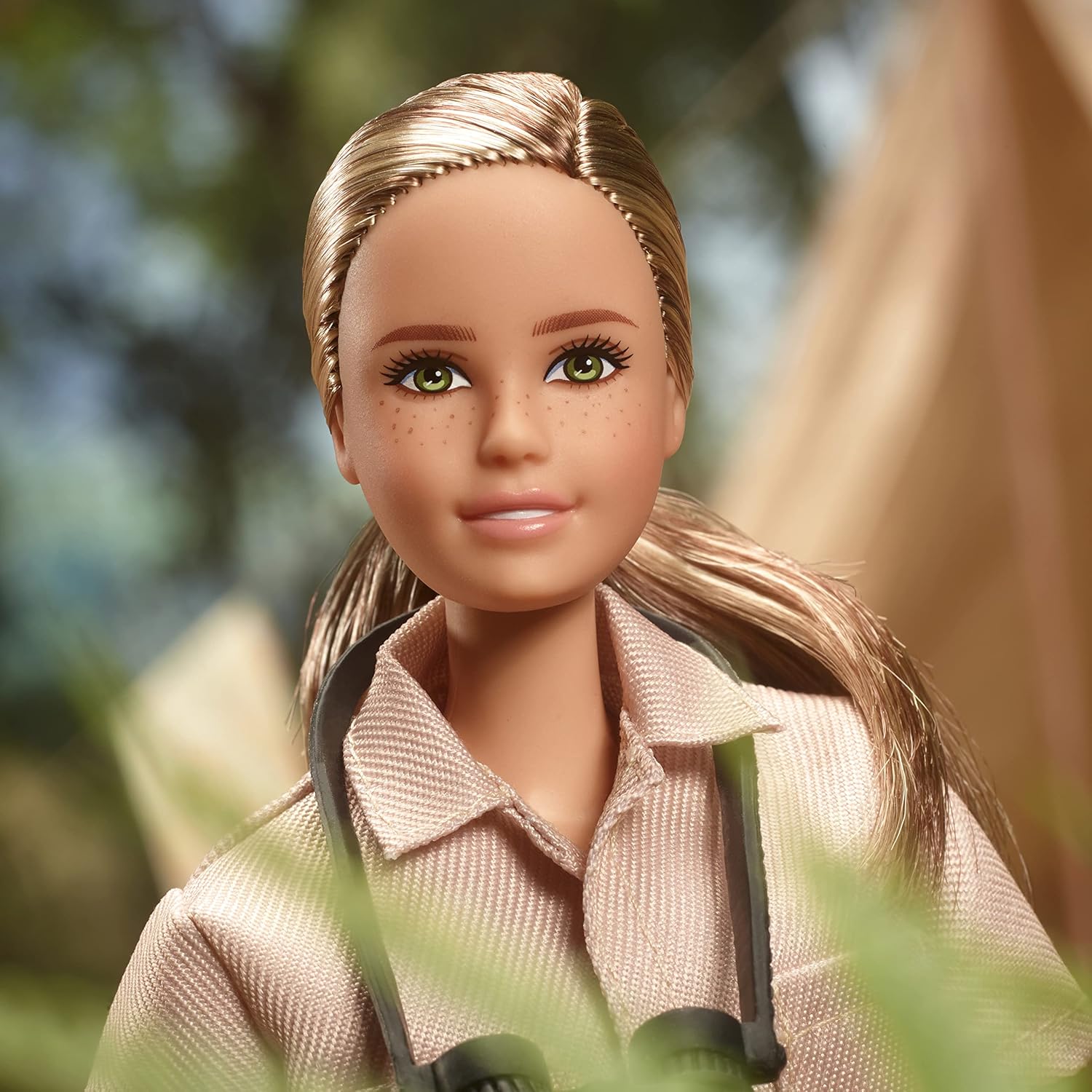 Barbie Inspiring Women – Dr. Jane Goodall Doll