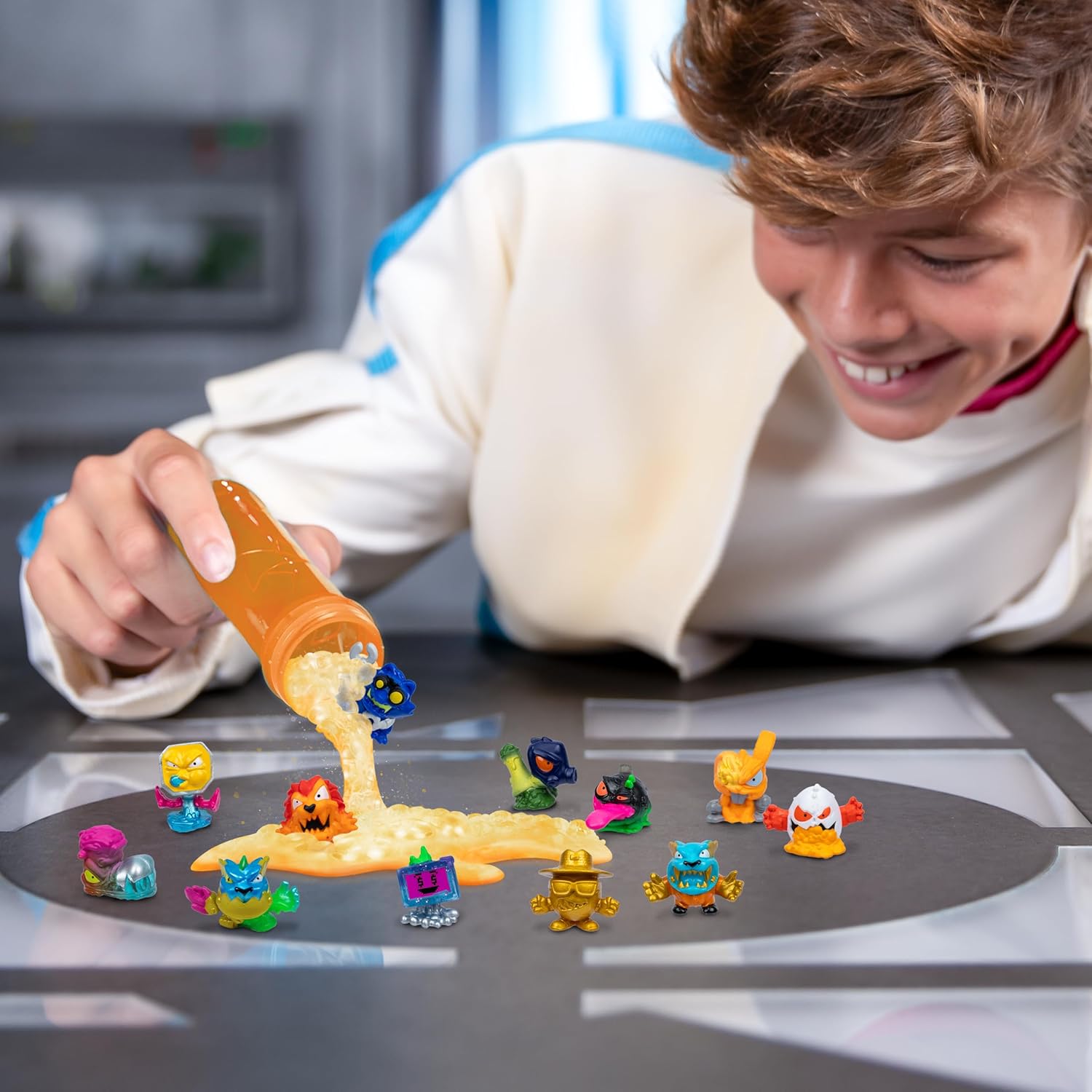 MrBeast Lab Swarms Atomic Series 12 Pack – Panther Claws Edition | Mix, Shake & Unleash the Chaos!