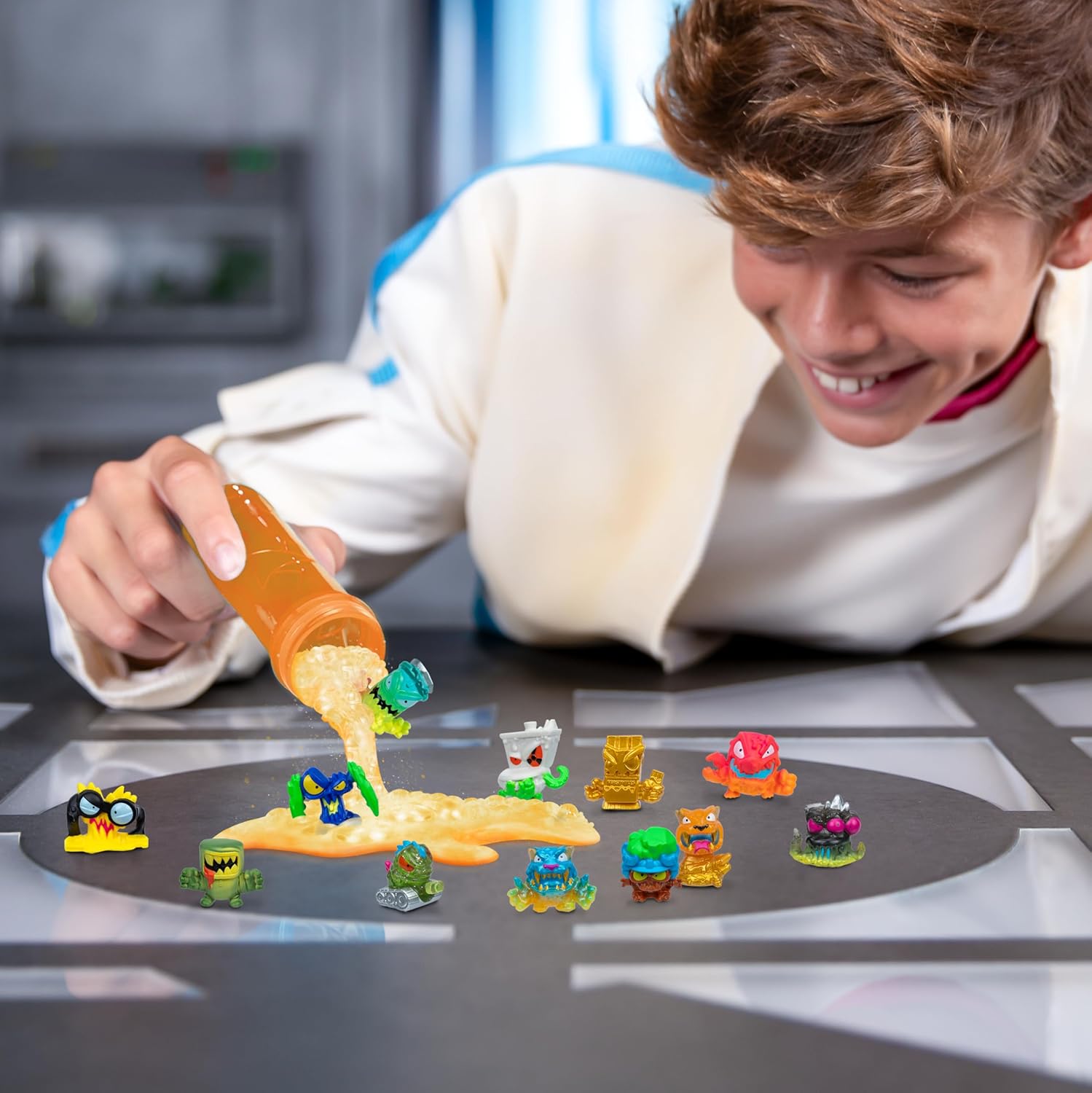 MrBeast Lab Swarms Atomic Series 12 Pack – Python Panther Edition | Mix, Shake & Unleash 12 Micro Beasts!