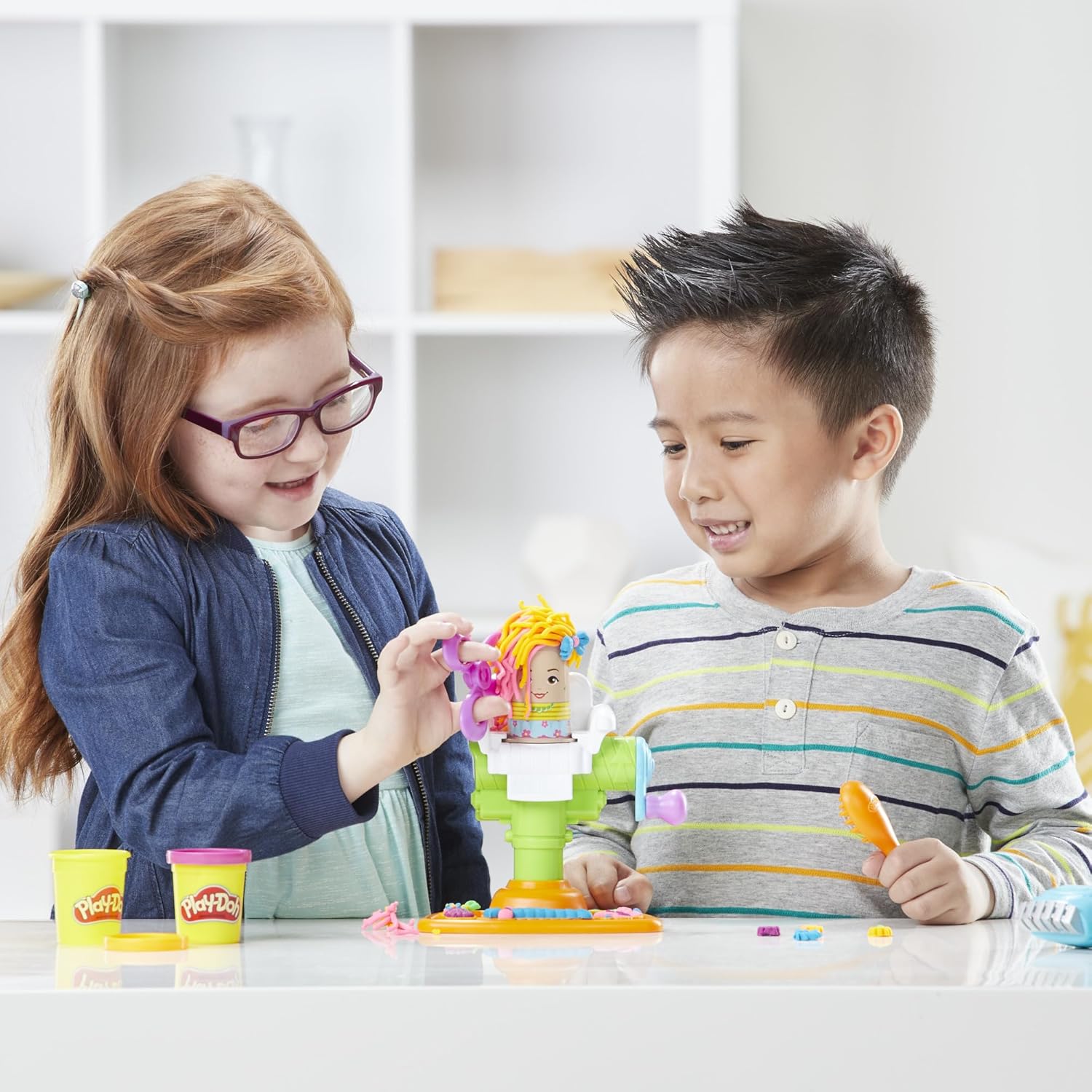 Play-Doh Buzz ’n Cut Fuzzy Pumper Barber Shop Set | Electric Buzzer & 5 Colors | Ages 3+