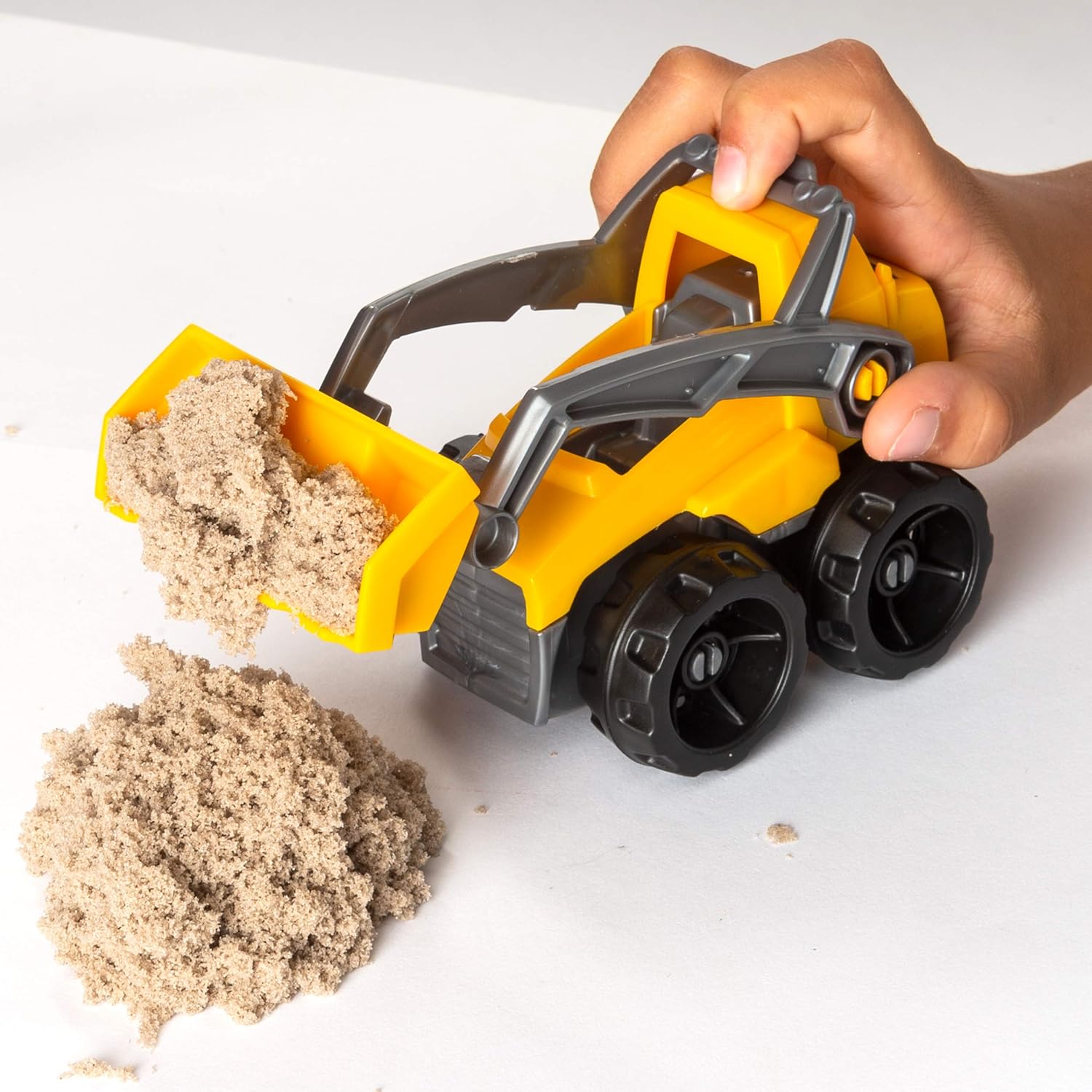 Kinetic Sand, Dig & Demolish Playset with 454 g Play Sand & Toy Truck
