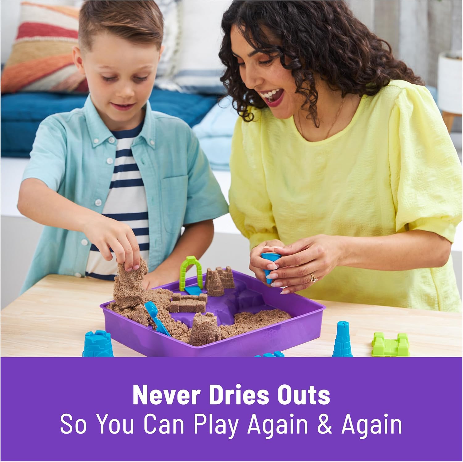 Kinetic Sand, Deluxe Beach Castle Playset with 1.13 kg Play Sand, Tools & Molds